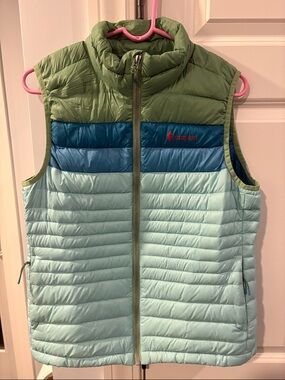 cotopaxi Green and Aqua Horizontal-Stripe Quilted Down Vest